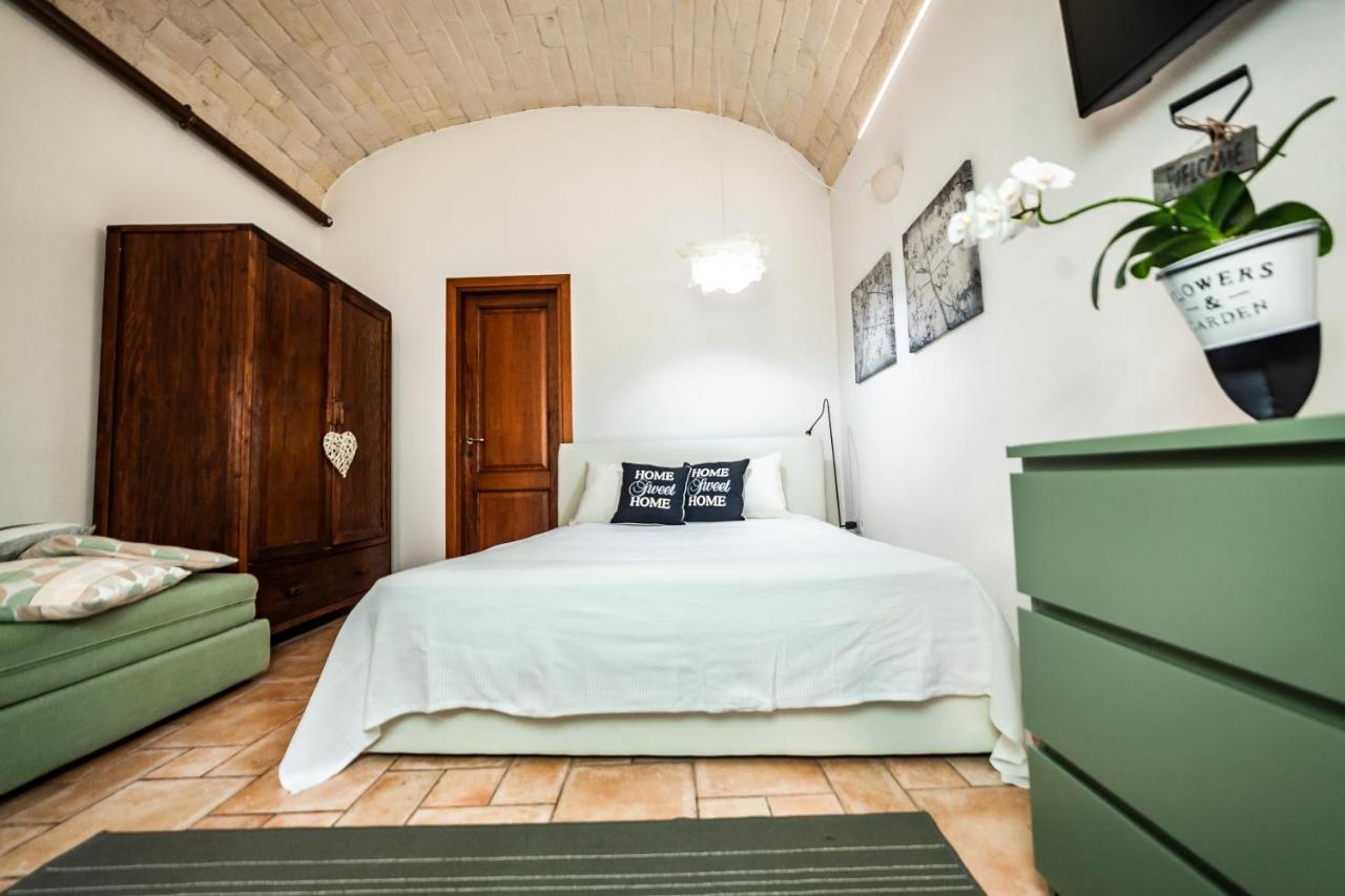 Suite Home Al Centro Di Sassari Esterno foto