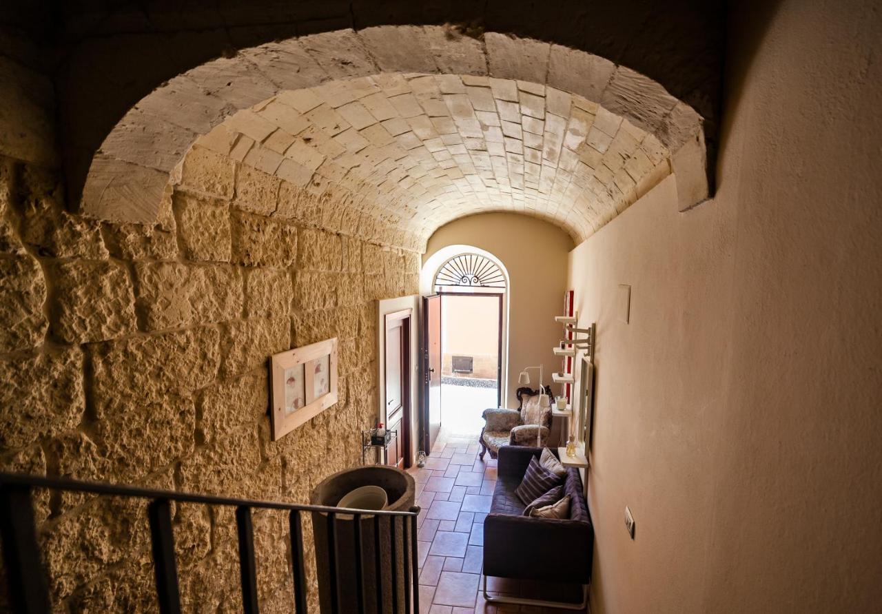 Suite Home Al Centro Di Sassari Esterno foto